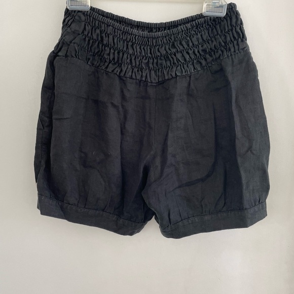 Black linen shorts by Nicole Bridger - Picture 2 of 3